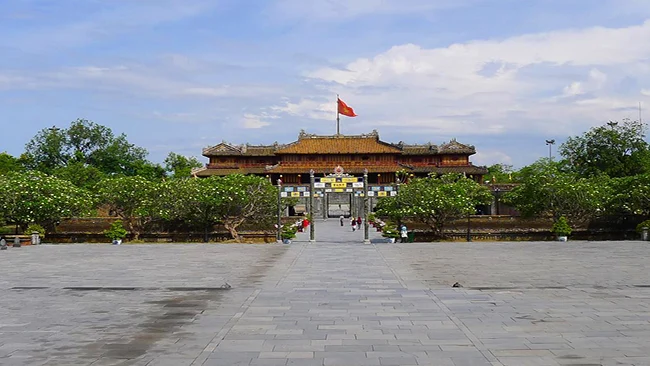 complex-of-hué-monuments-hue