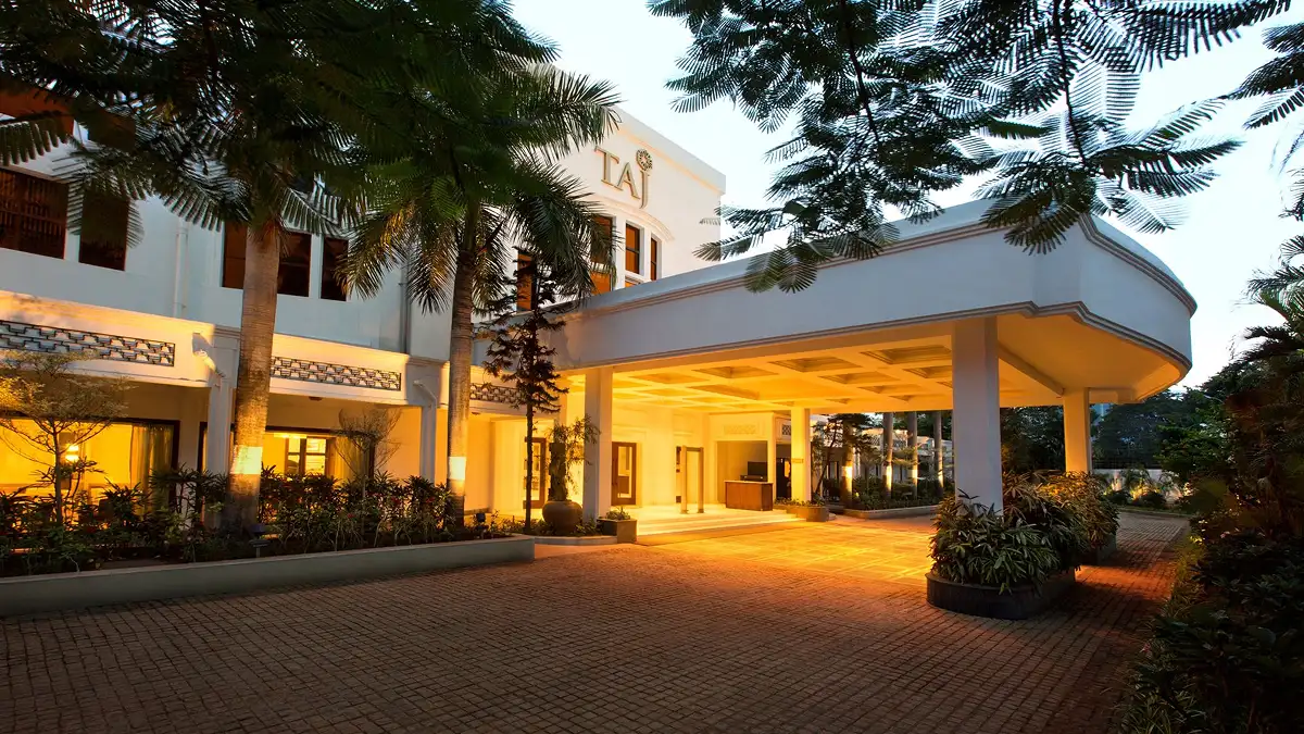 Taj Connemara