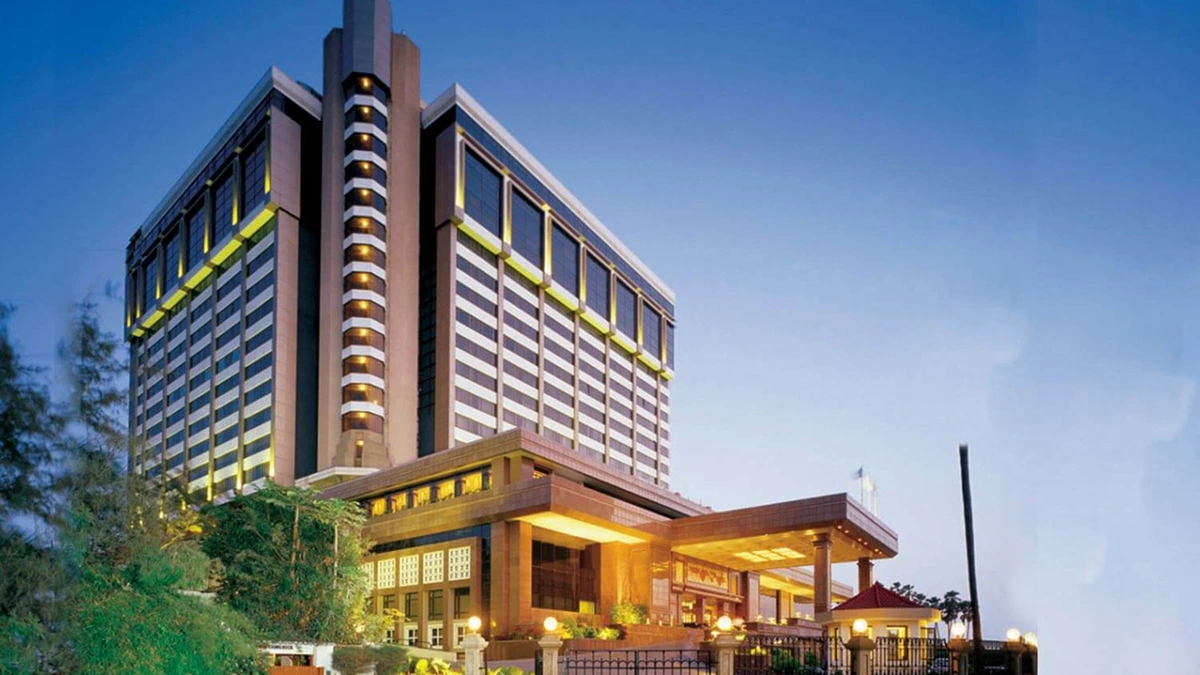 Taj Lands End